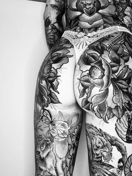 ⚠️⏰ CLAIM 50% OFF MY ONLYFANS for my next 3 days⏰⚠️ come see all my tattoos and give me the attention I deserve 🥲🥺 link in bio 😌😏 by alirawright