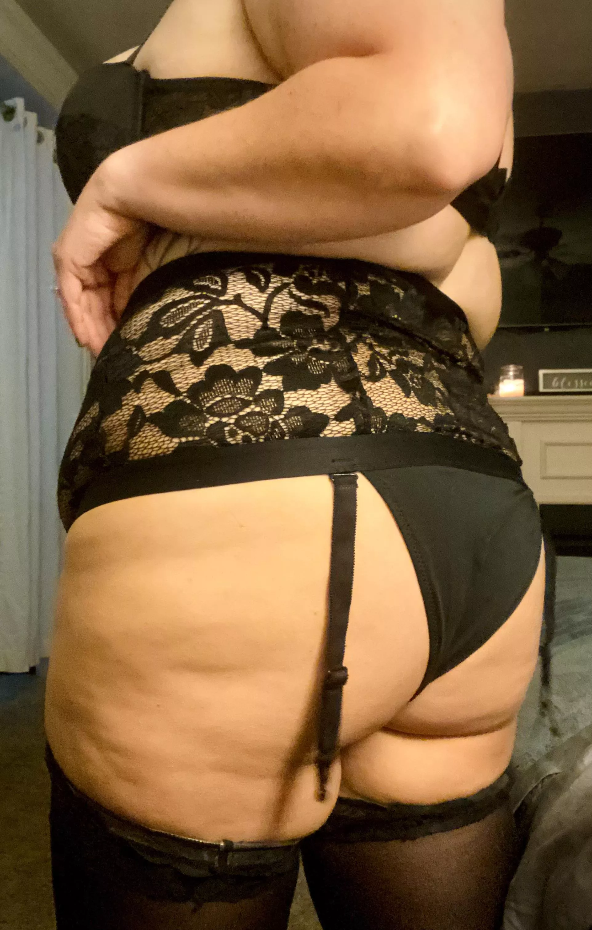 Classic black lace. posted by dirtydarling