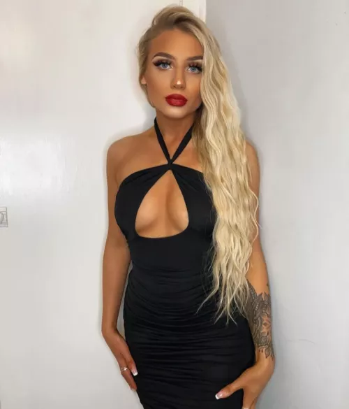 Classic red lip by betaboy97