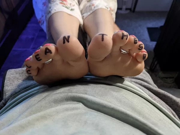 Clean These Toes Pls 🥺 by Au79Aurora