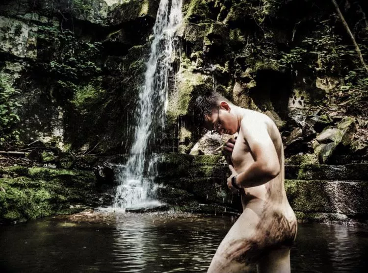 Cleaning off after a long trek. Bloody proud of this shot! posted by Doverton7878