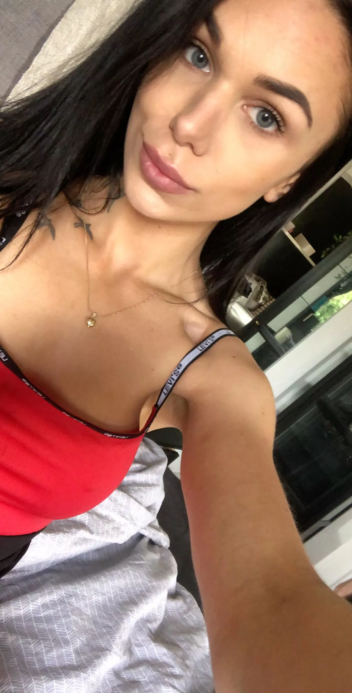 Click the arrow + just sitting on my couch boring need someone to talk .comment done to send you pic in dm . K1k loviescot posted by sweetlovieee