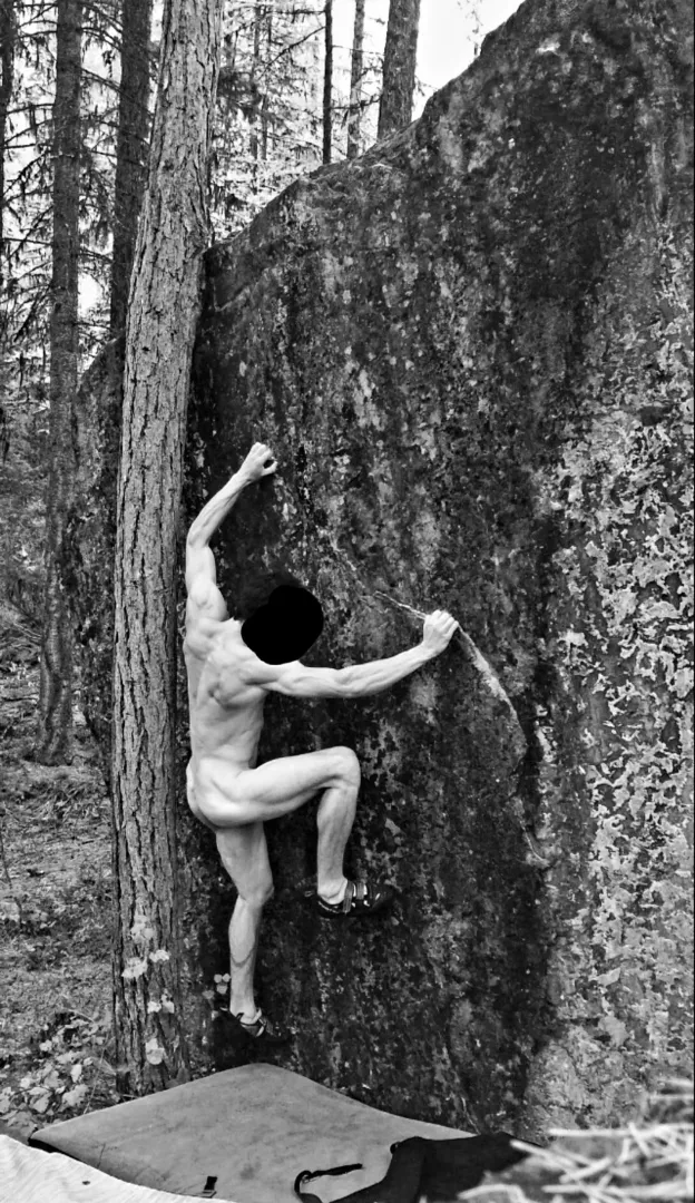 Climbing free! (V6) posted by retro_specs_