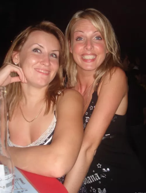 Close friends by Chaturbater1