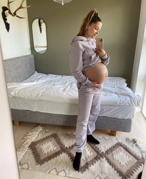 Close to bursting lol by bimenow