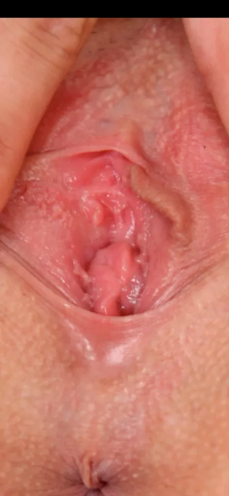 Close up of my girl’s tight pussy before I smashed 💦 by hornyrunnerst3