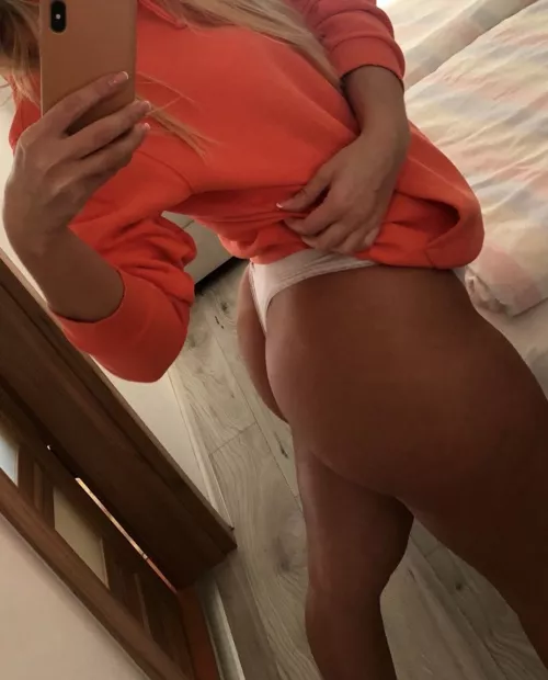 Closed gyms again, can I do the squats on your face instead? by imlilpaw