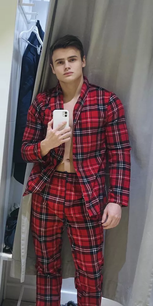 Clothes shopping 😅 (OC) by andryfit