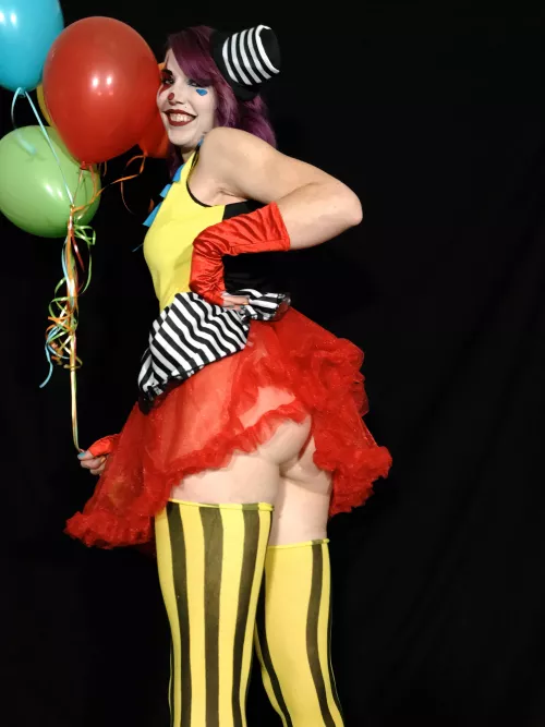 Clowns can be hot too🤡 by Ember_rayne90