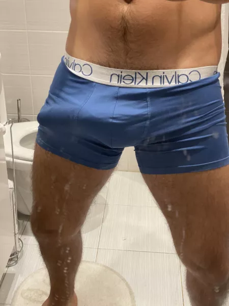 Cock getting hard who is gonna make it harder by straight9inhung