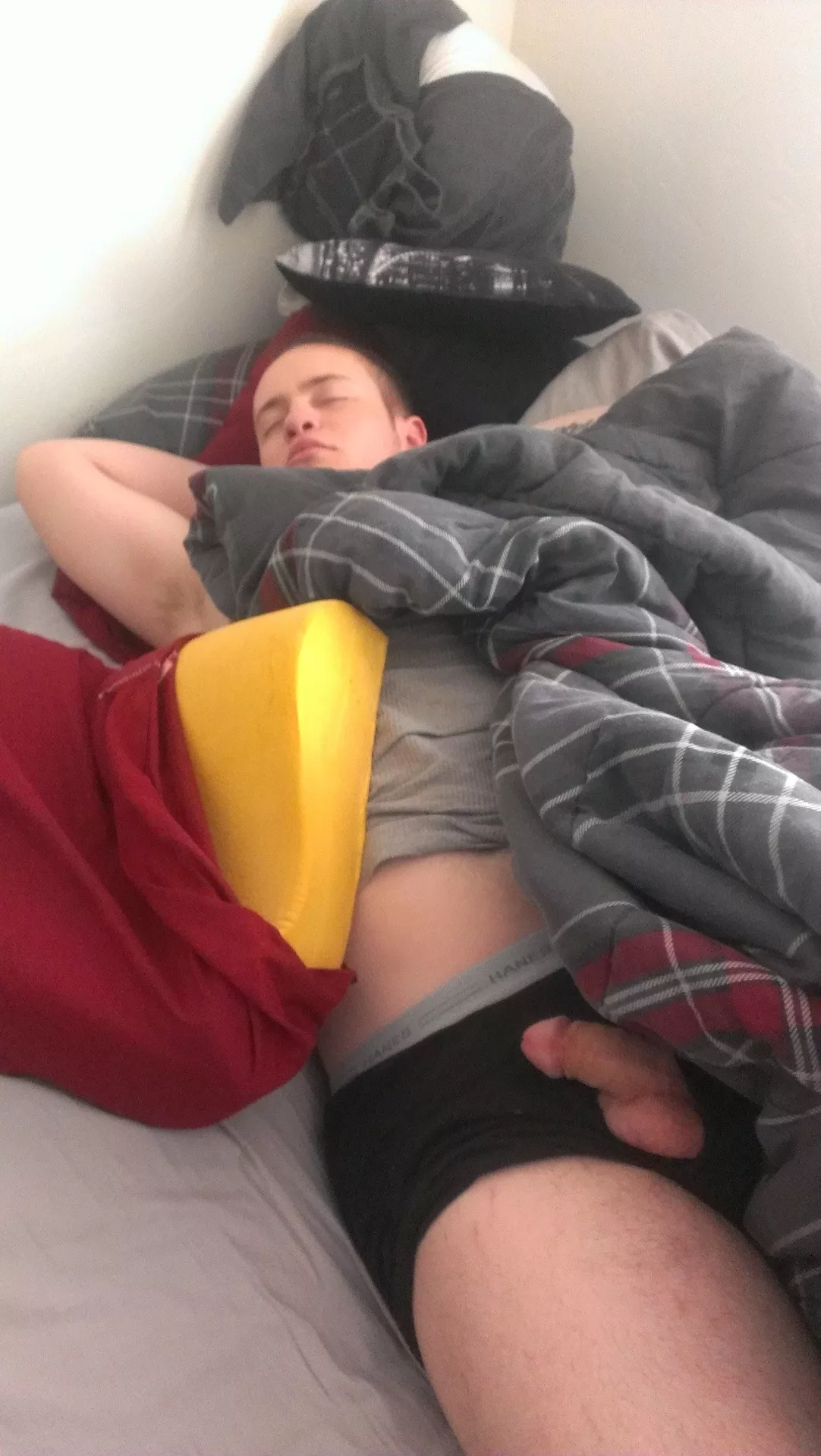 Cock showing posted by menareamazing