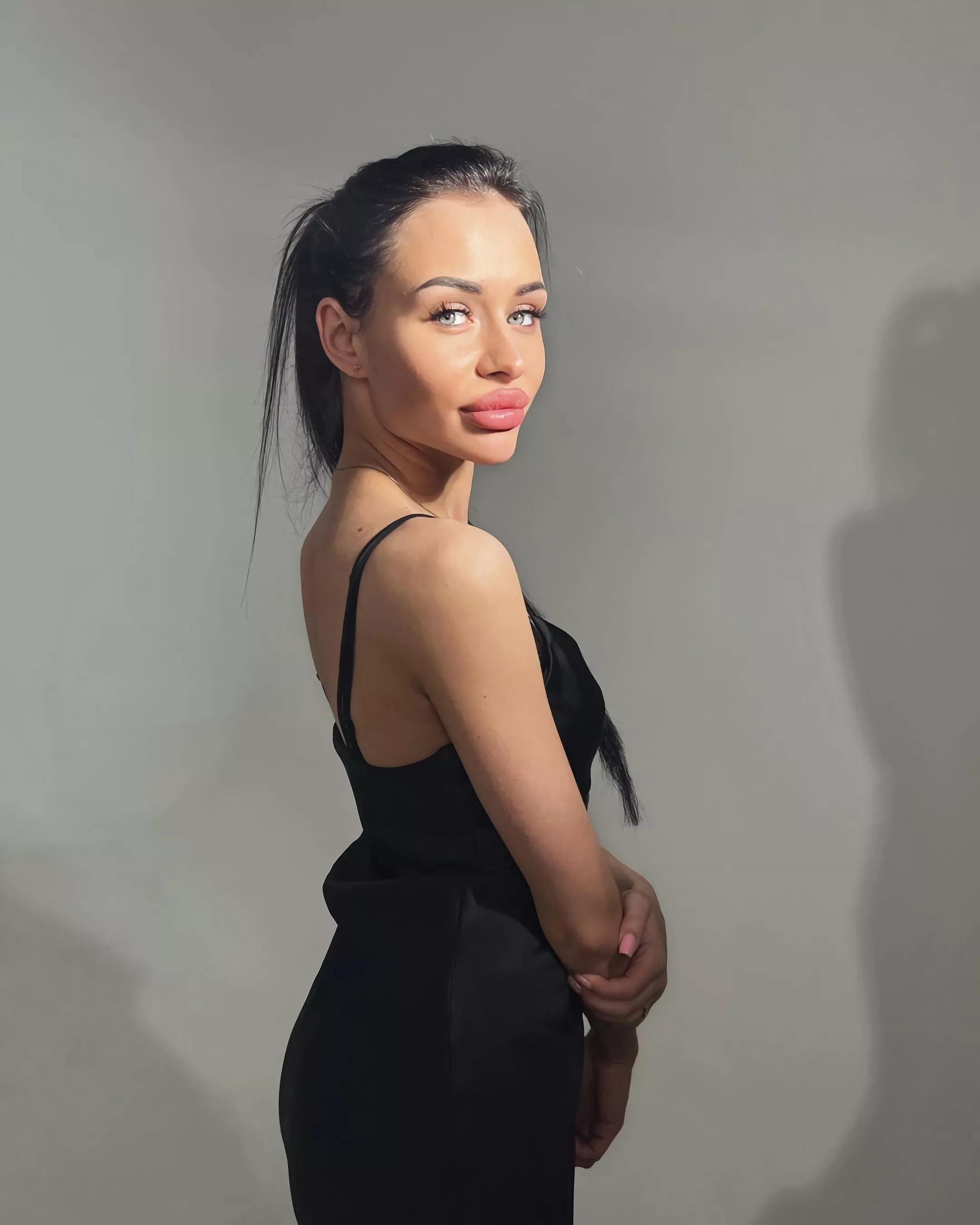 Cock-hardening lips posted by Marathon1981