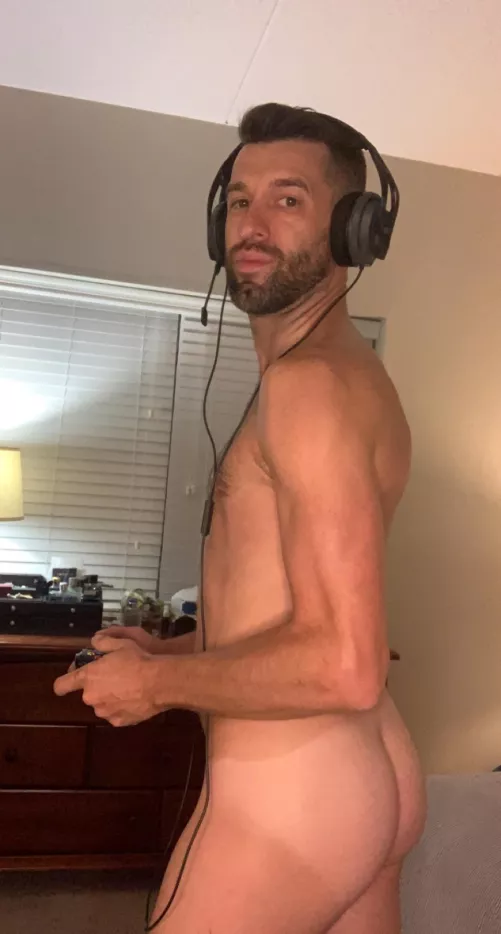 COD Warzone? HMU by bennettbubs