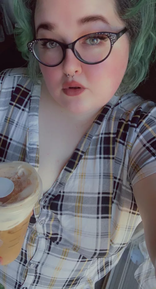 coffee and a selfie 🖤 by malcchiato