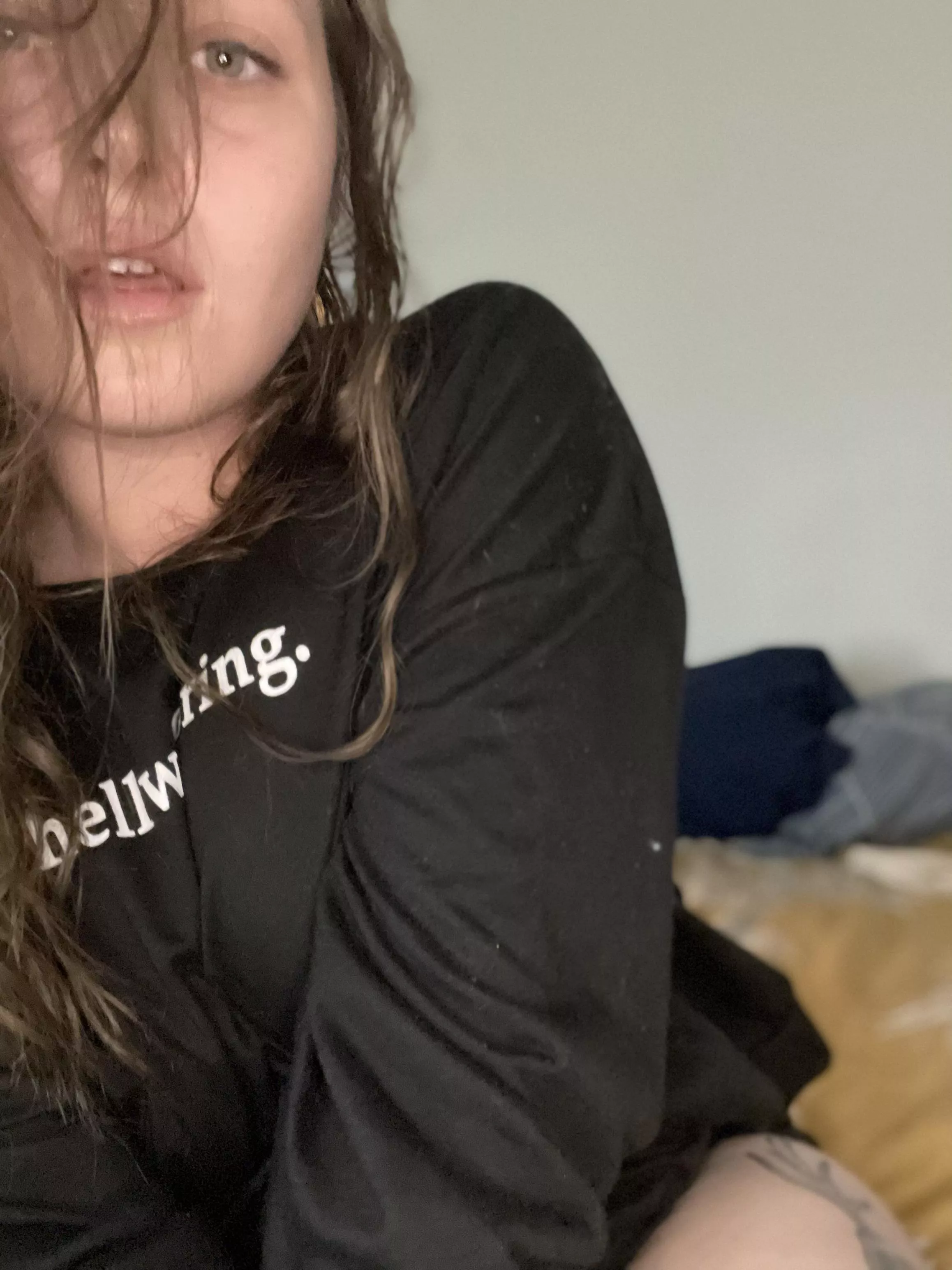 @coffeedreaminPNW Come see me tonight in Lynnwood 6pm to midnight 💕💕 it’s freaky Friday 😏😏 short skirts and semi long jackets. posted by CoffeeDreaminPNW