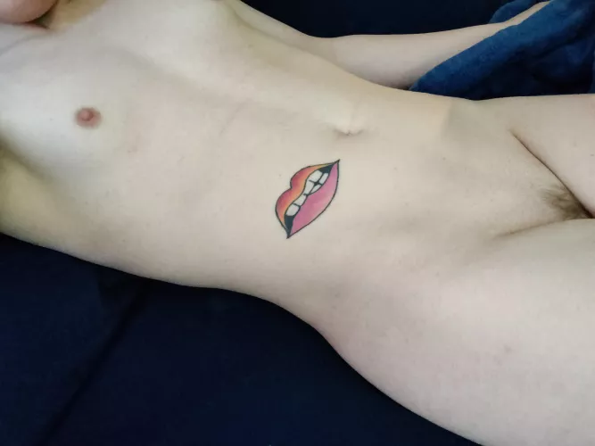 Cold after my shower, but having a relaxing day in bed! If only I had someone to come warm me up.. by Sapphic_Sapphire_