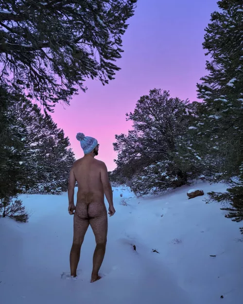 COLD FEET // WARM BUNS by theNaturalOrange