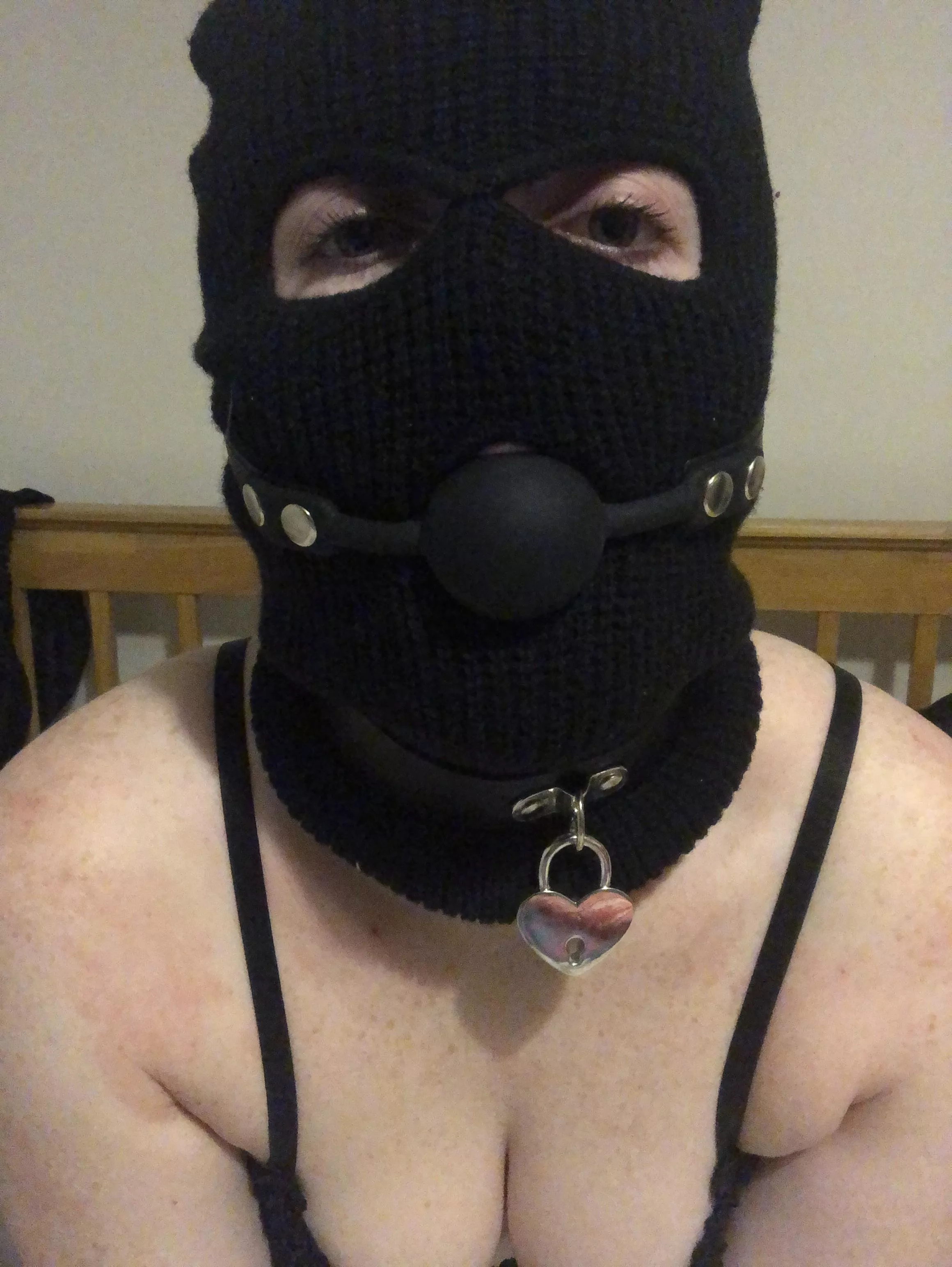 Collared and gagged 🖤 posted by AbbyRiot