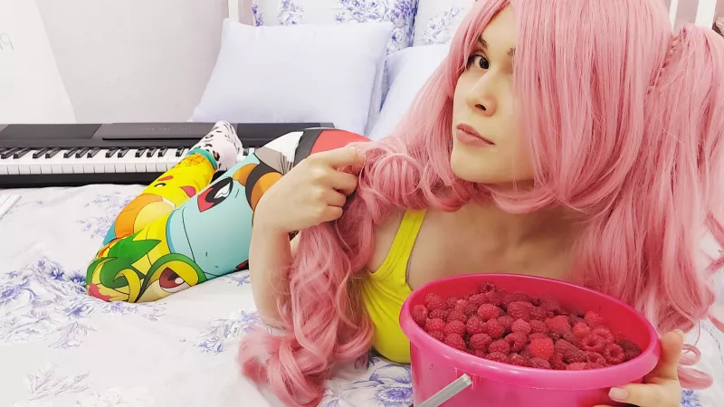 Collected some berries from Russian dacha ❤️ Will you make them tastier? 💦 by PokeMeBoy