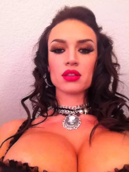 Colombian Goddess by [deleted]