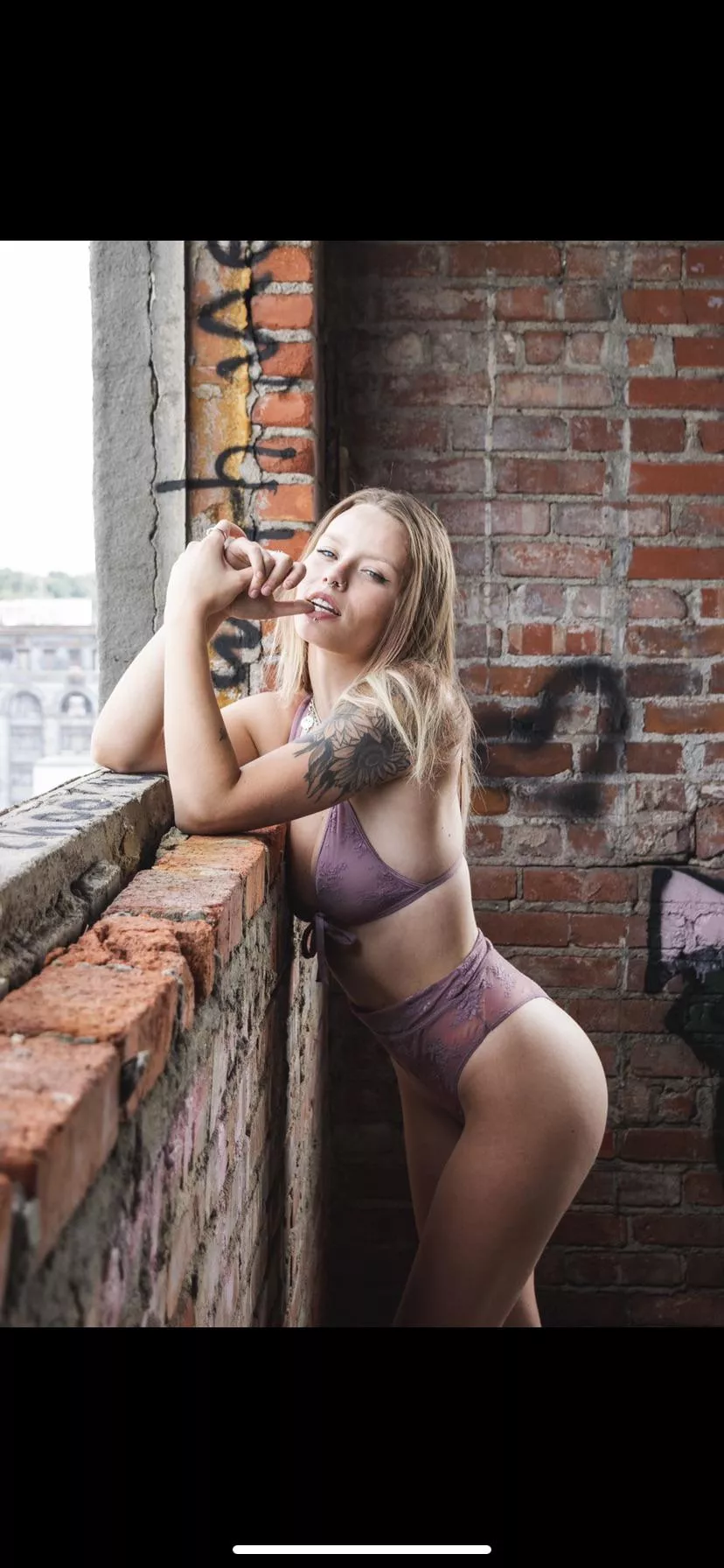 Come and celebrate my 1 year with me!! For the next 7 days you can get it for 50% off your first month✨ posted by ramseyrayy