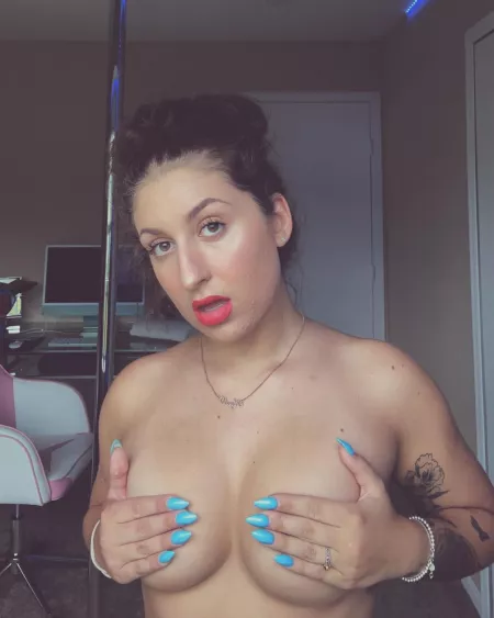 Come and feel me up by alyssasantora5