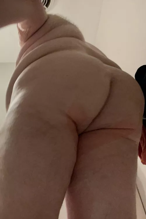 Come and get it. by buhbuhbennnay