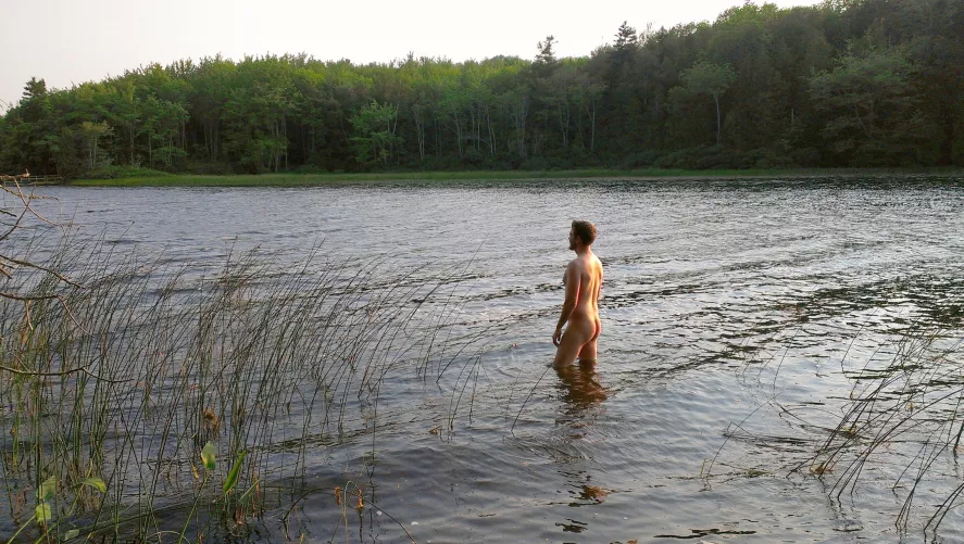 Come and join me, the water is fine by ExhibitionistScience