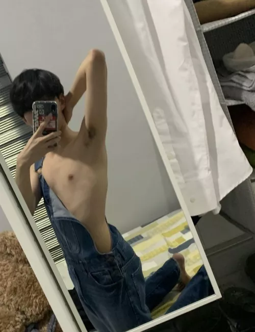 come and undress me 😉 by Cheschestan