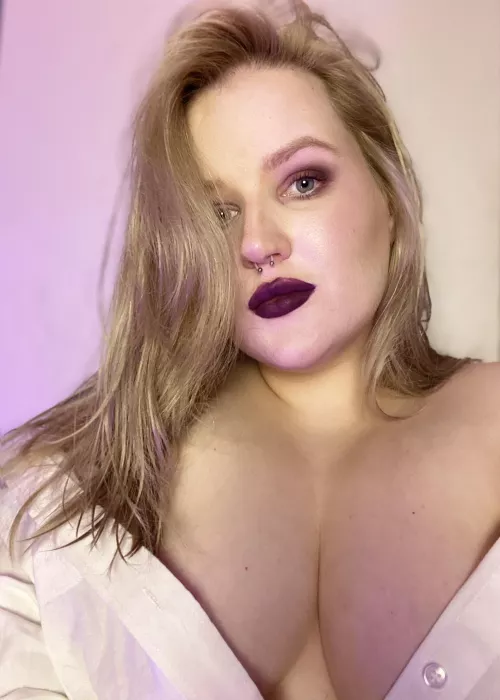 Come and worship your Goddess 🥵 by CinderLady