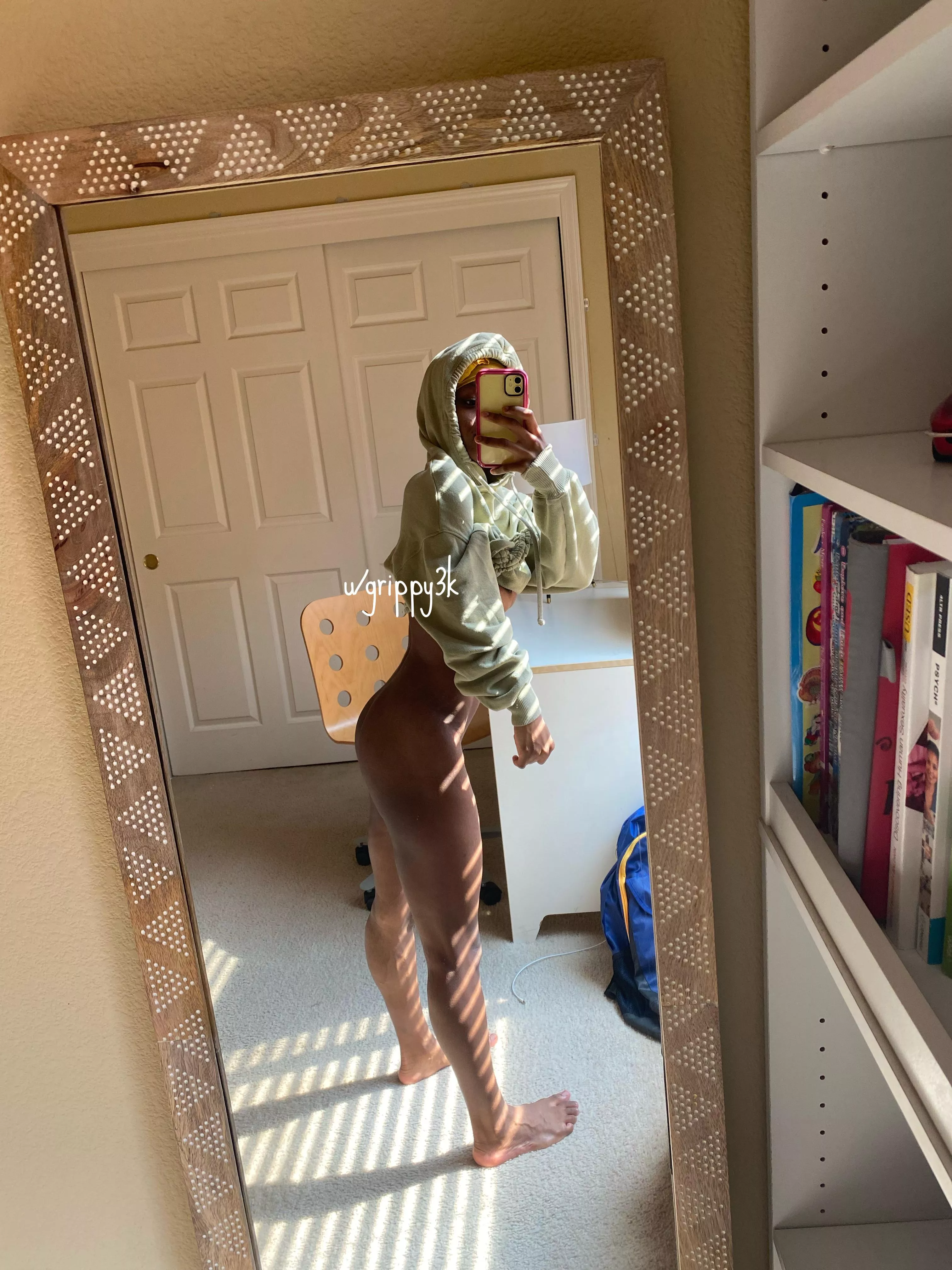 Come bend me over I think I need some help 😈👀 posted by grippy3k