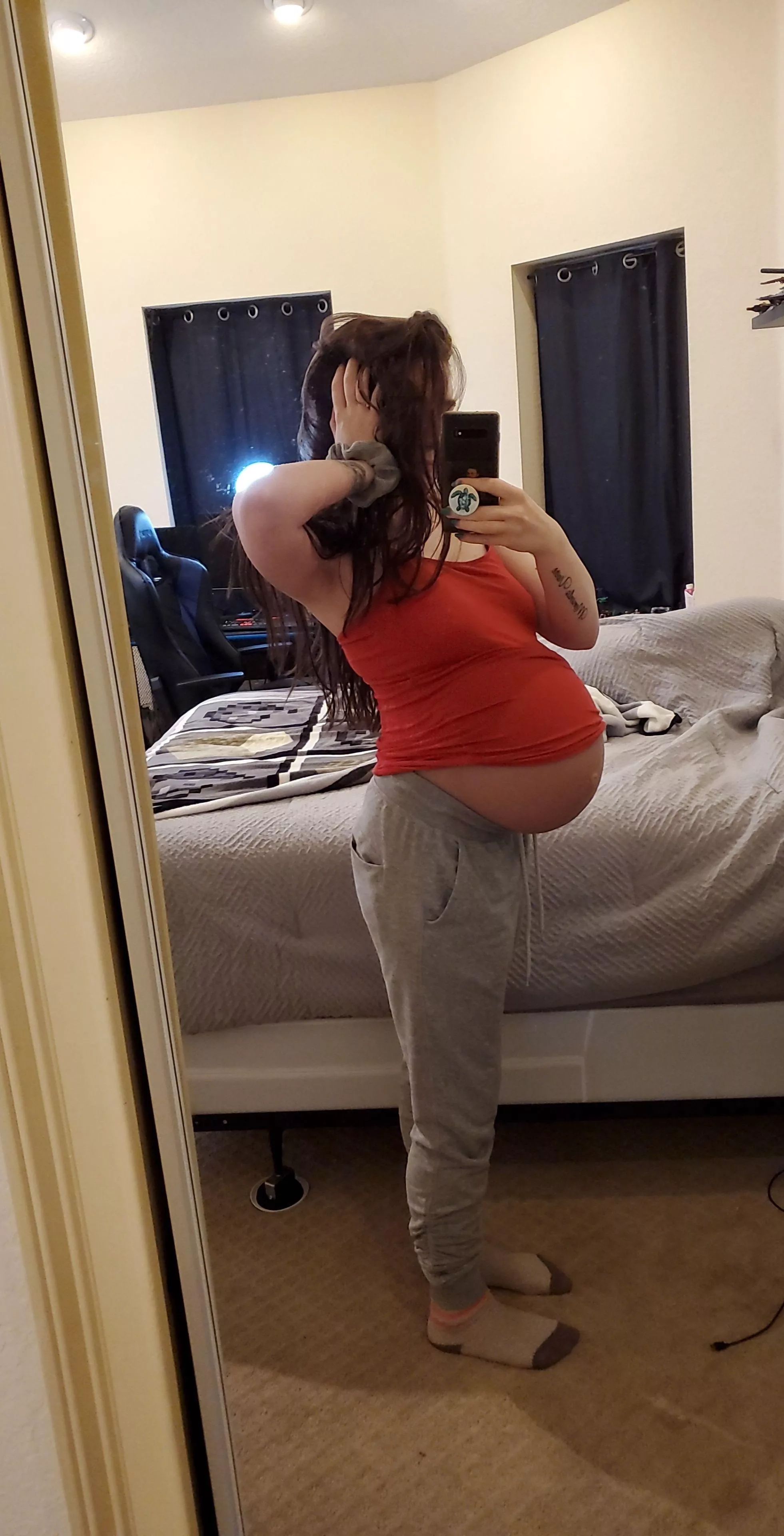 Come check out my profile 😈 posted by xXKryptonite-