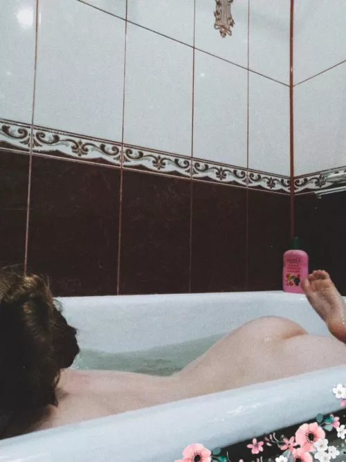 Come clean me 🧼 by Hot_girl_18