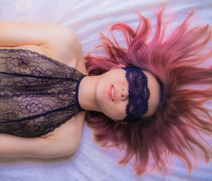 Come closer posted by hornyhare699