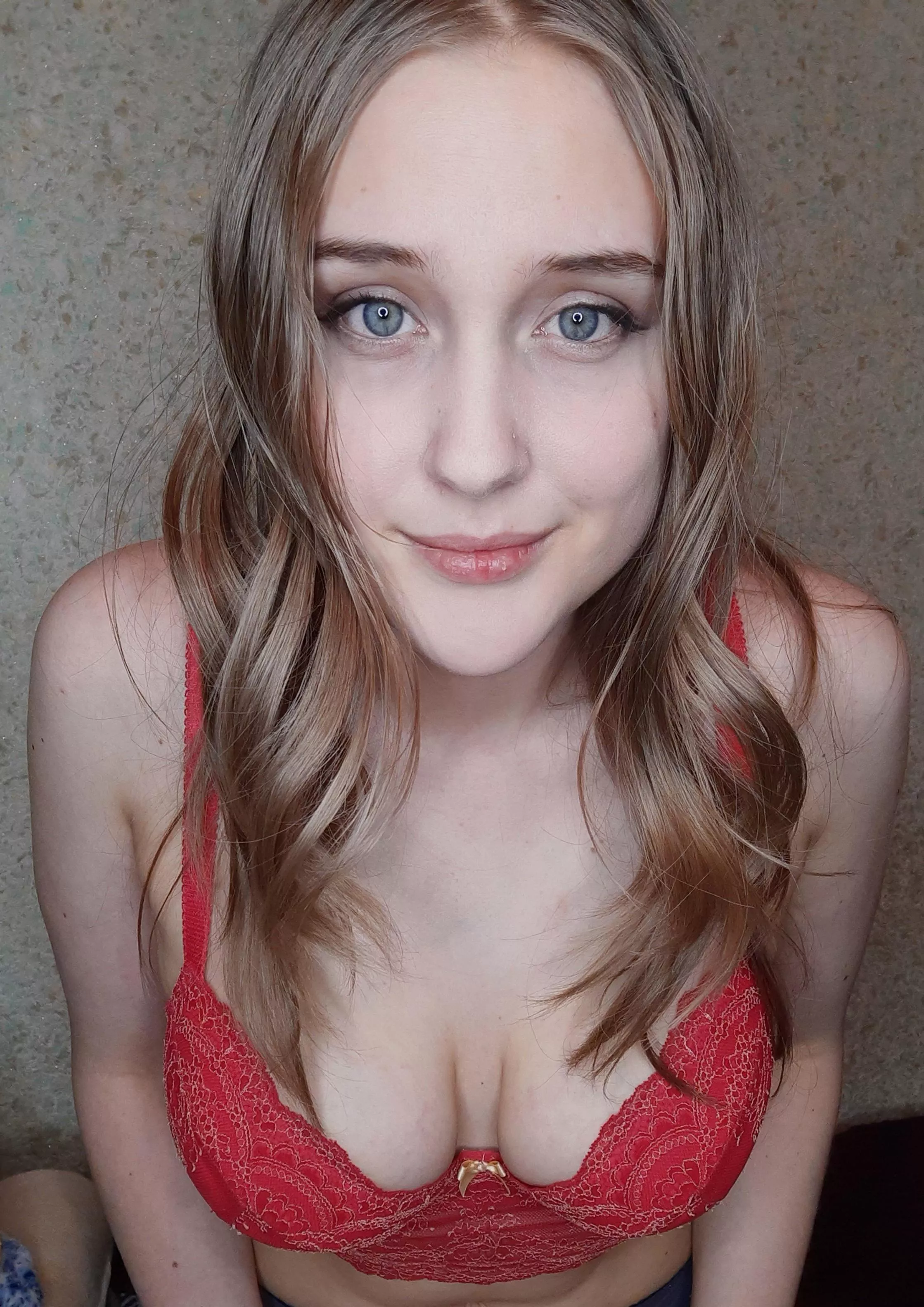 Come closer and I'll kiss you 😚 posted by PrettyAdmirable