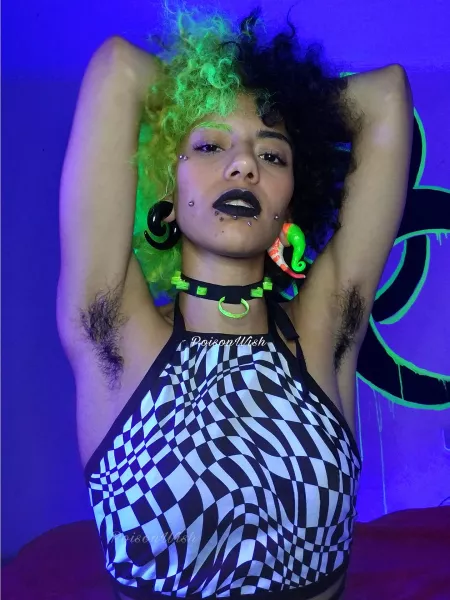 Come closer and sniff the acid poison by PoisonWish