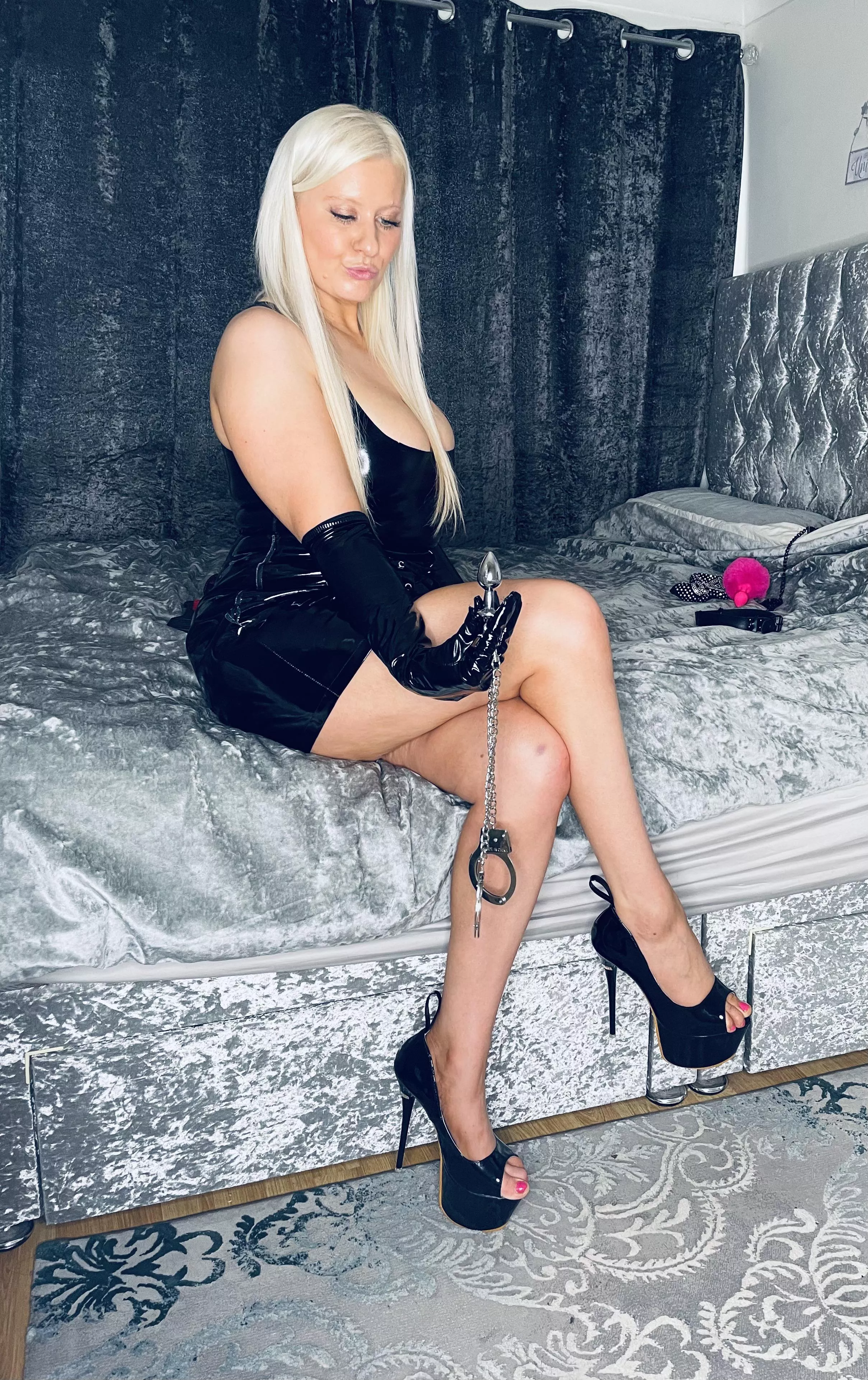 Come closer bitch and spread ‘em, time for your anal examination posted by sparkly-and-savage