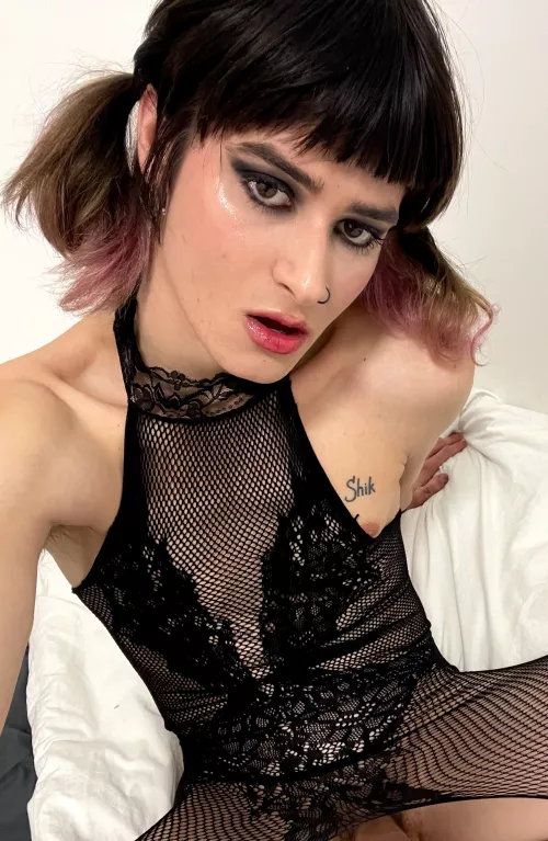 Come closer 😈 i need you 🥵 by Narrow-Alarm-2381