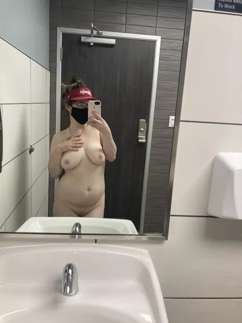 Come eat me! [F] by chellebelle1999