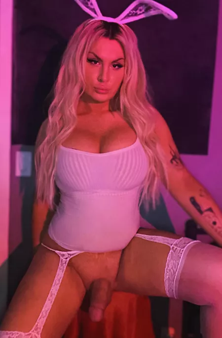 Come get this little bunny hard😋🐰 by Y2k_baby01