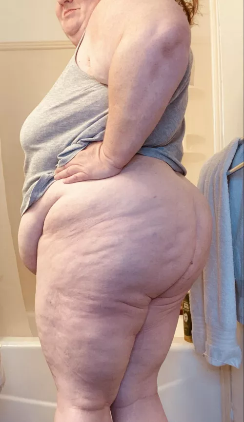 Come give me a reason to hurry and get my chores done. by SouthernSerenity42