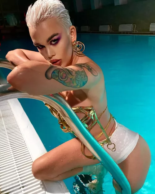 come grab me by the hips by MrLunar__