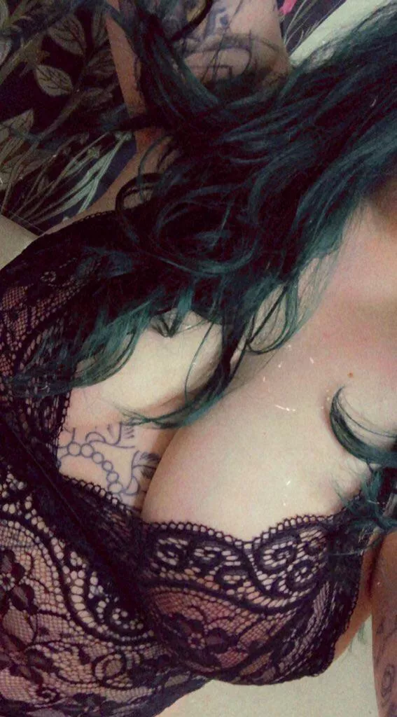 Come here daddy 😋 posted by Thattattooedgirl_