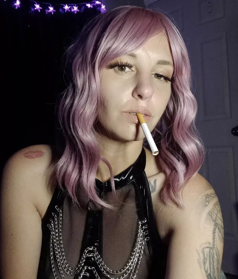 Come home and 💨 smoke with me already ❤️ posted by PantiePrincess300