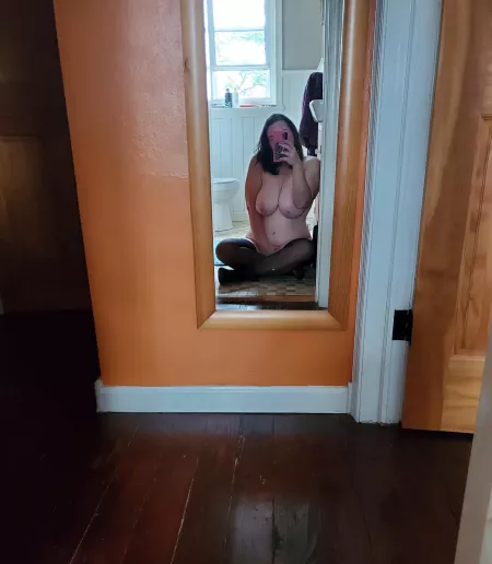 Come join me? (I promised I cleaned the floor first 😋) (f, 34) by sexy_town