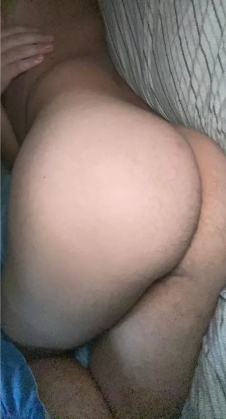 come join me in bed ;) by zettaino