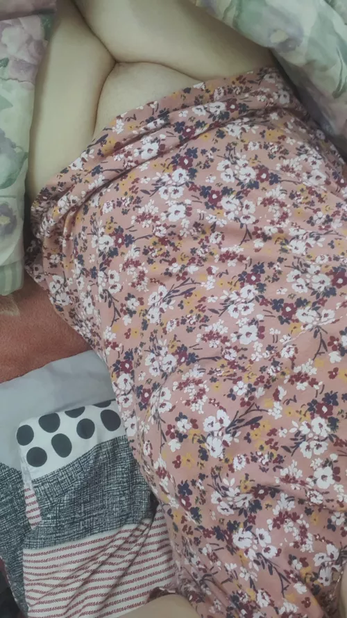 come join me in bed by naughtyhouse_wife