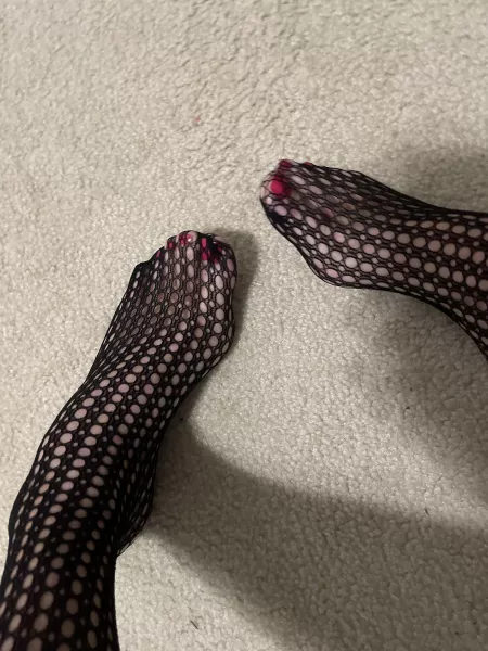 Come kiss my toes😘 by [deleted]