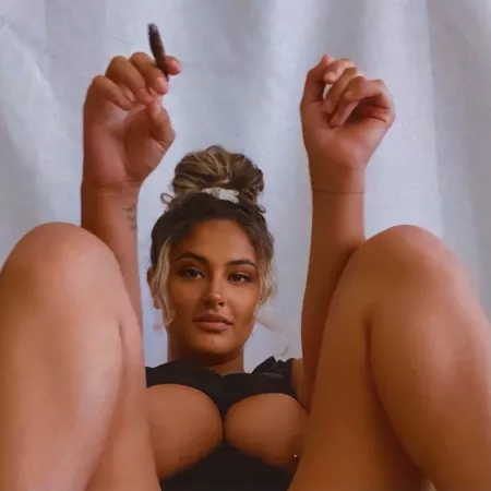 Come Lay Down In Between My Legs. We Can Smoke and then You Decide What’s Next. 😇 by wettestwitch