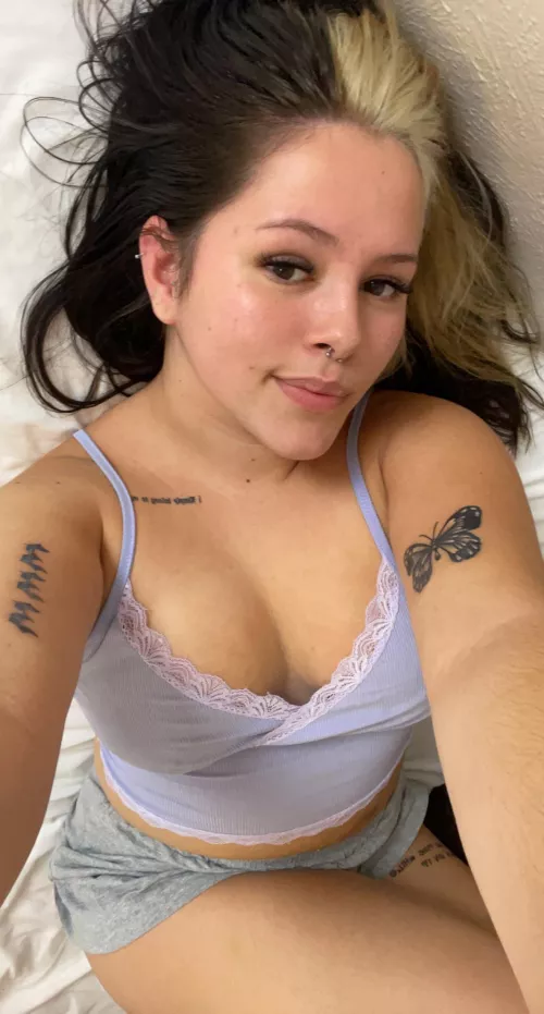 come lay down with me? by heyimsugarylove